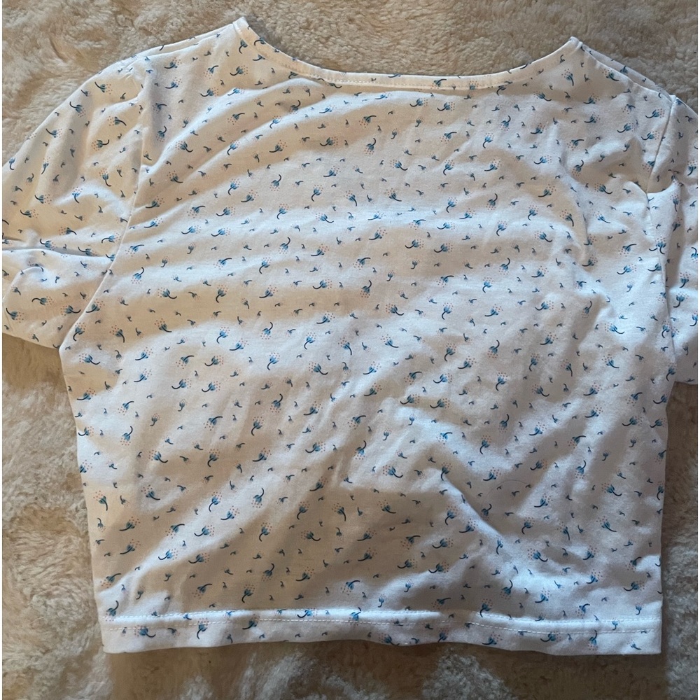 SheIn Ruched Front Crop Top - Picture 3 of 3